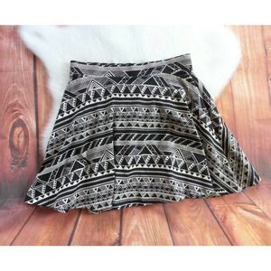 Victoria's Secret PINK Aztec Print Skater Skirt M
